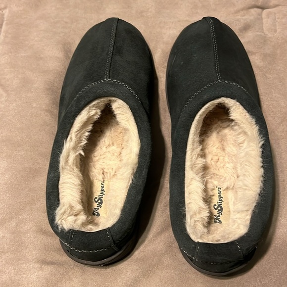 My Slippers size 10 - new /no wear. Dark gray. In great condition. Very clean. - Picture 5 of 7
